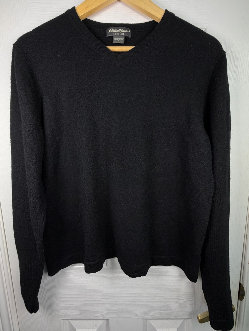 Eddie Bauer Black V-Neck Sweater Women's XL Merino Wool Quiet Luxury Minimalist